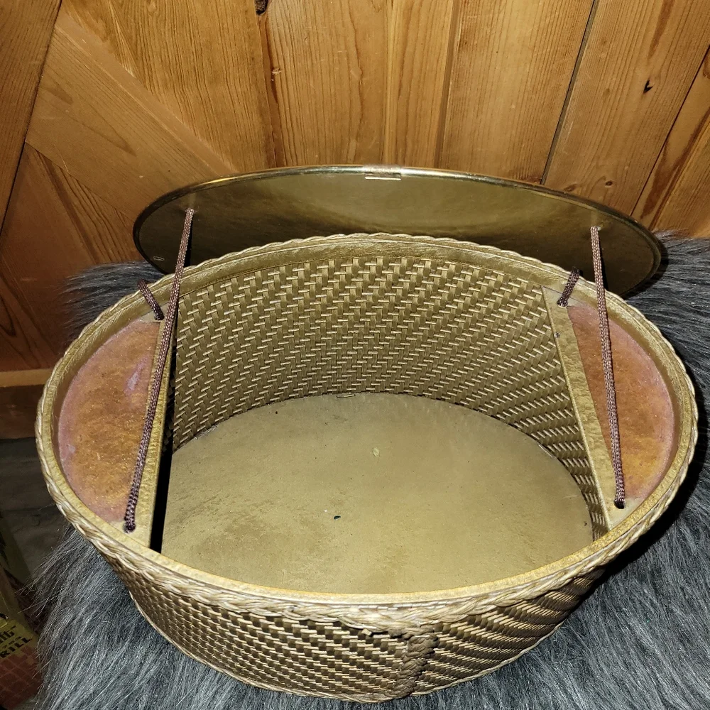 Vintage Princess Poodle Oval Sewing Basket - Picture 10 of 15